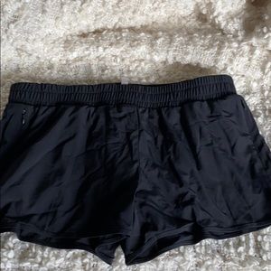 NWT Fabletics Fallon Short Size L Black
